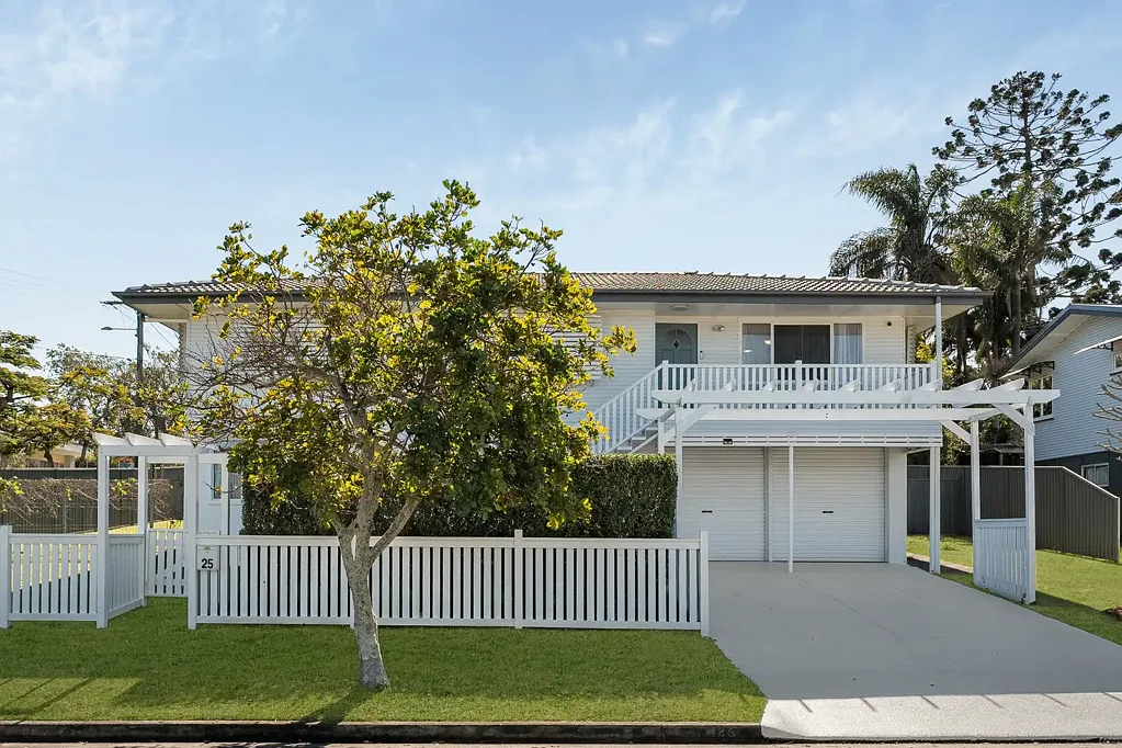 Margate 4غرفة نوم RENOVATED FAMILY LIVING WITH SIDE ACCESS AND OPTIONS FOR FURTHER GROWTH