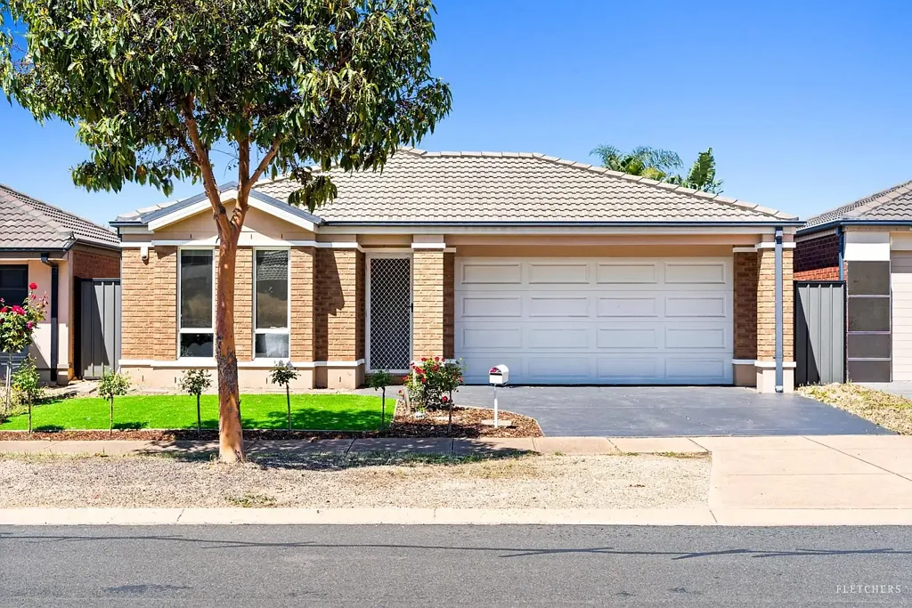 27 Lindsay Gardens, Point Cook, VIC 3030