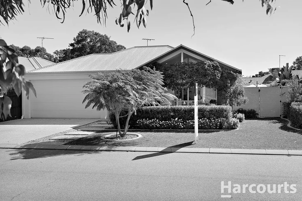 32 Chatsworth Drive, Erskine, WA 6210