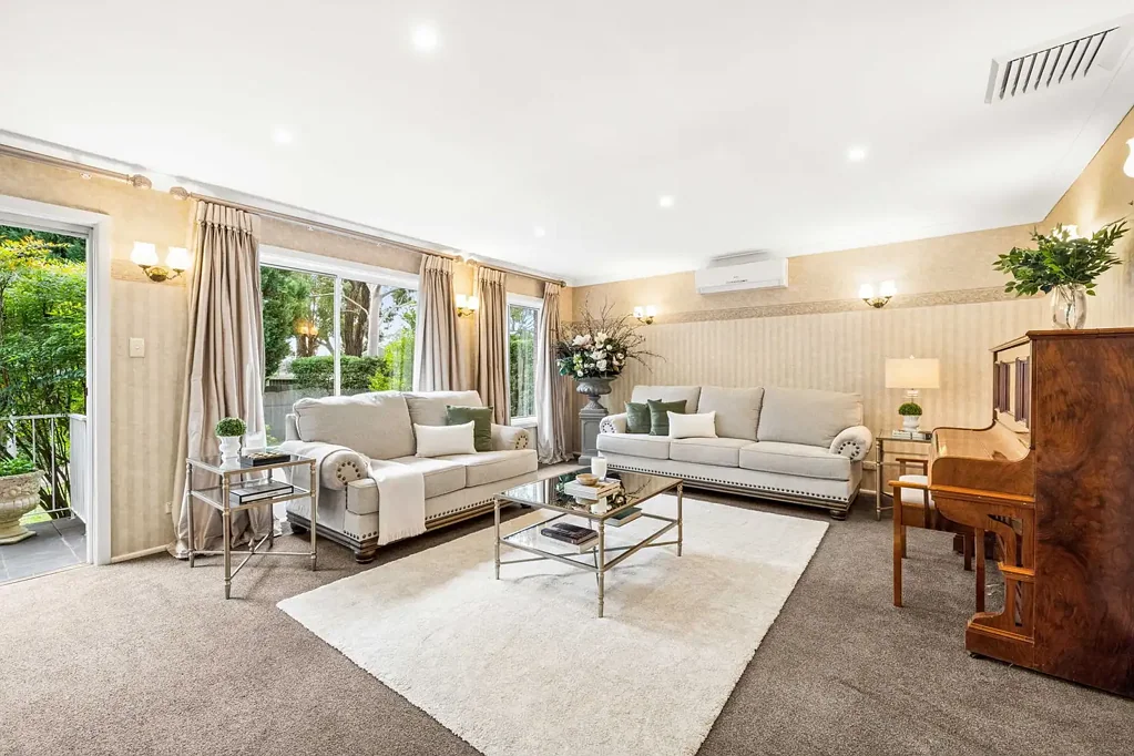 Camden South 5房 Elevated cul-de-sac位置 邻Elizabeth Macarthur Reserve 自行车道便捷 五卧书房 三卫 独立附属住宅 1,521㎡阔地 全屋空调 真空系统 Exceptional Family Living with Self Contained Granny Flat