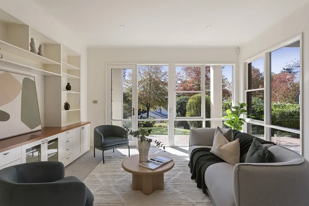 Balwyn 5房 山脊瞰景Kinglake 朝北门面宽阔 五卧两卫化妆间 Neff Miele电器 开放式壁炉社交岛台 学区房近电车公园 Prestigious Mary Mount Estate living with panoramic views