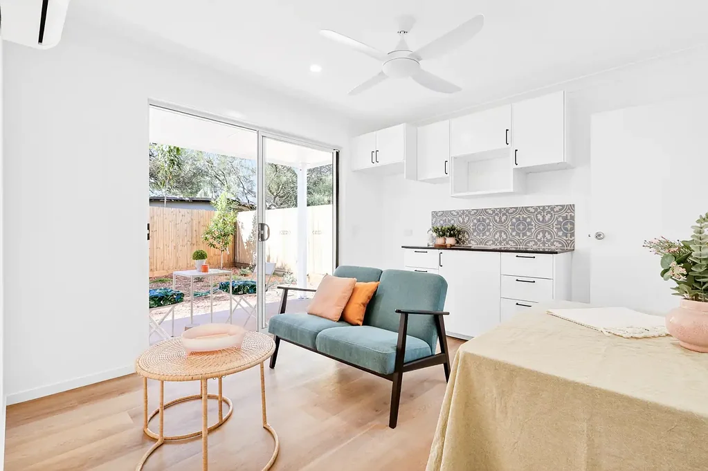 Stylish Ground Floor Apartment- Furnished, All Bills Included