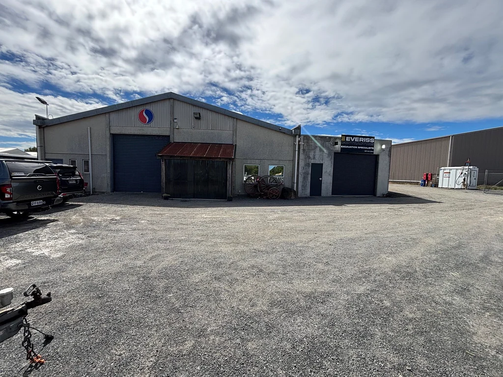 Otaki Beach Have One, Have All! Versatile Warehouse, Shed & Yard Space
