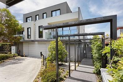 Bentleigh 2Moenga Dual-Master Luxury in a Prime Location