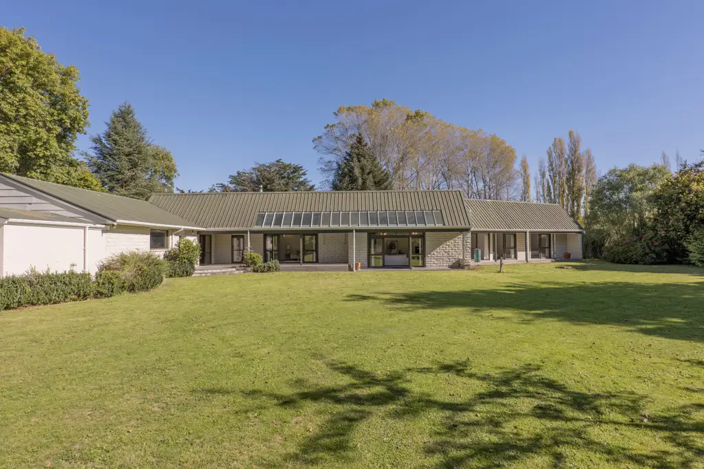 Yaldhurst  Home, land and room to run a business