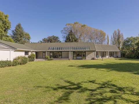 Yaldhurst Home, land and room to run a business