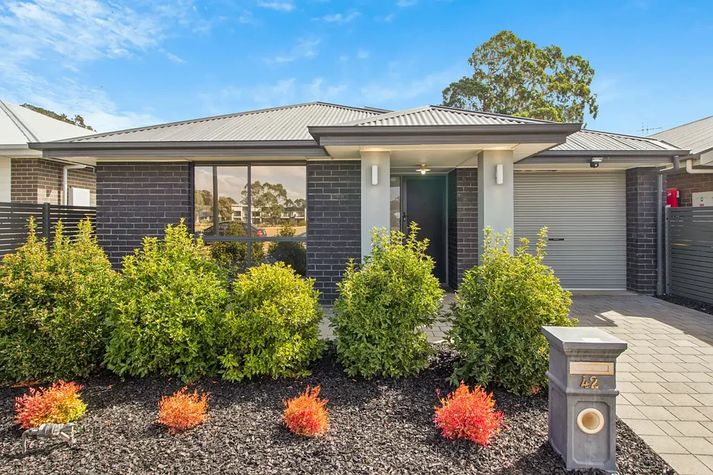 Mount Barker 4房  Modern four bedroom family home surrounded by peaceful, open reserves