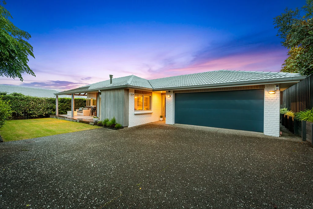 2/2 Rahopara Street, Castor Bay, North Shore City, Auckland