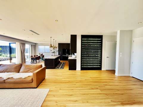 Rosehill 6房  Luxurious Modern Waterfront Residence