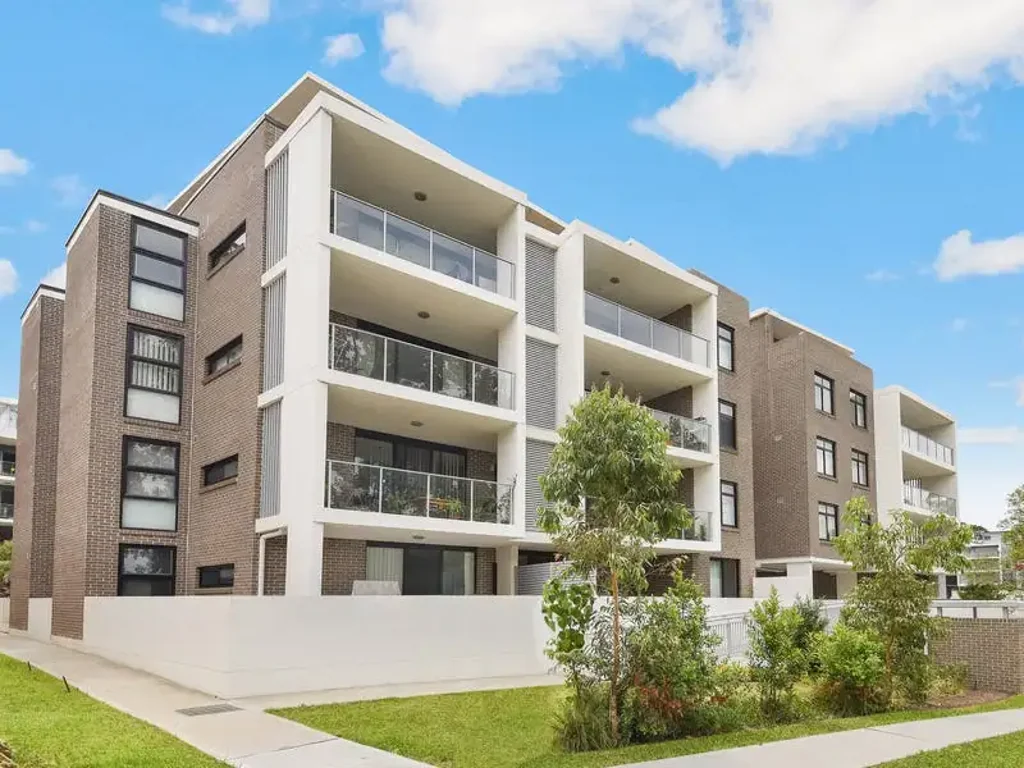 LEASED BY THOMAS ELLIOTT 0421 220 677