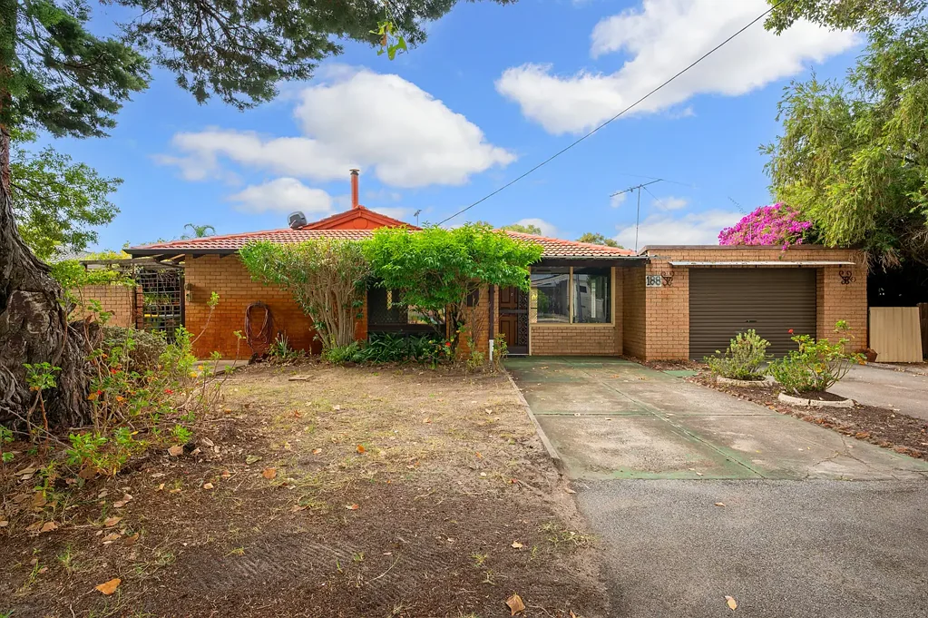 Kelmscott 3房  Live in or Lease out