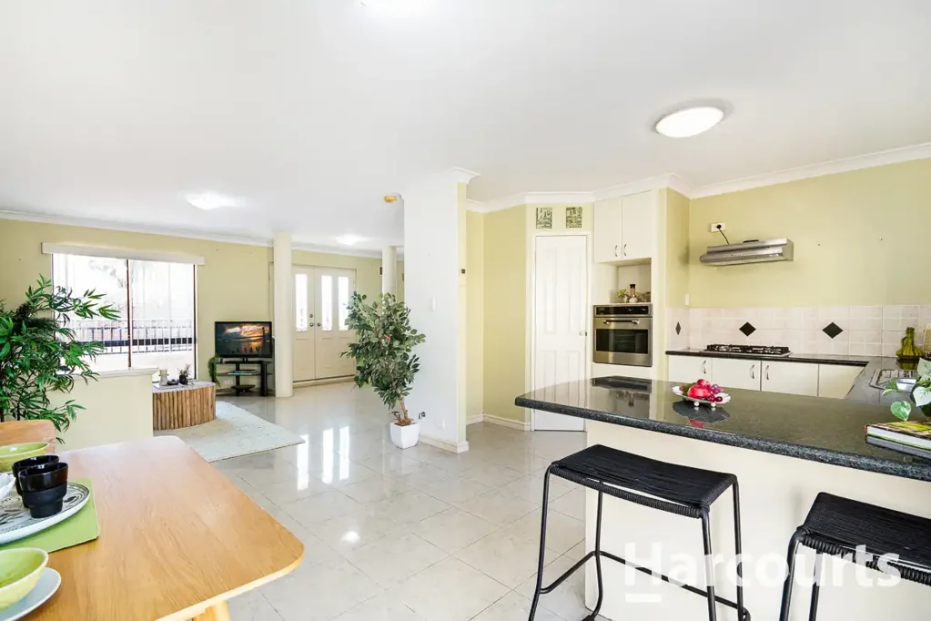Joondalup 4ਬੈੱਡਰੂਮ Big and Bold Impressive Home- Ideal Inner City Living