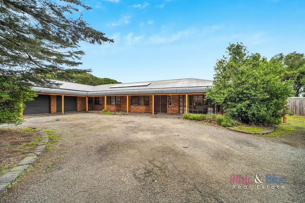 Massive family home for Lease!