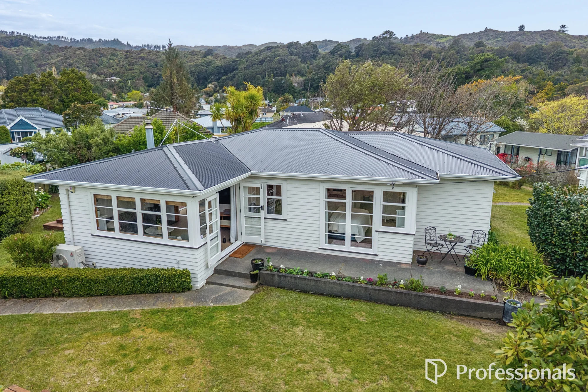 Wainuiomata 3कमरा Flat, Fenced & Built to Entertain