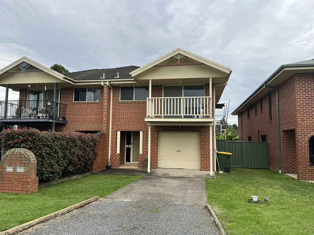 Stylish & Spacious 3-Bedroom Townhouse in the Heart of Grafton