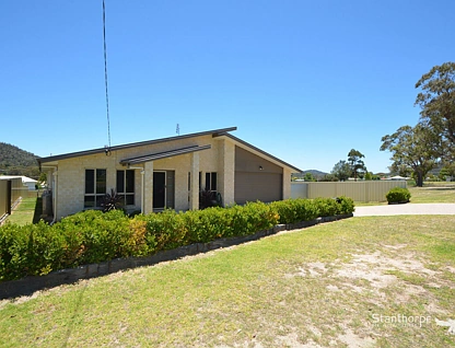 64 Railway Street, Stanthorpe, QLD 4380, 4 कमरे, 2 बाथरूम, House