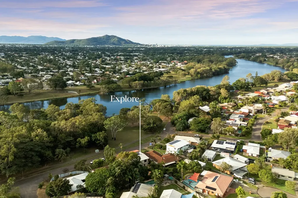 Annandale 6 Bedroom Grand Family Oasis on the River - Space, Style & Location!