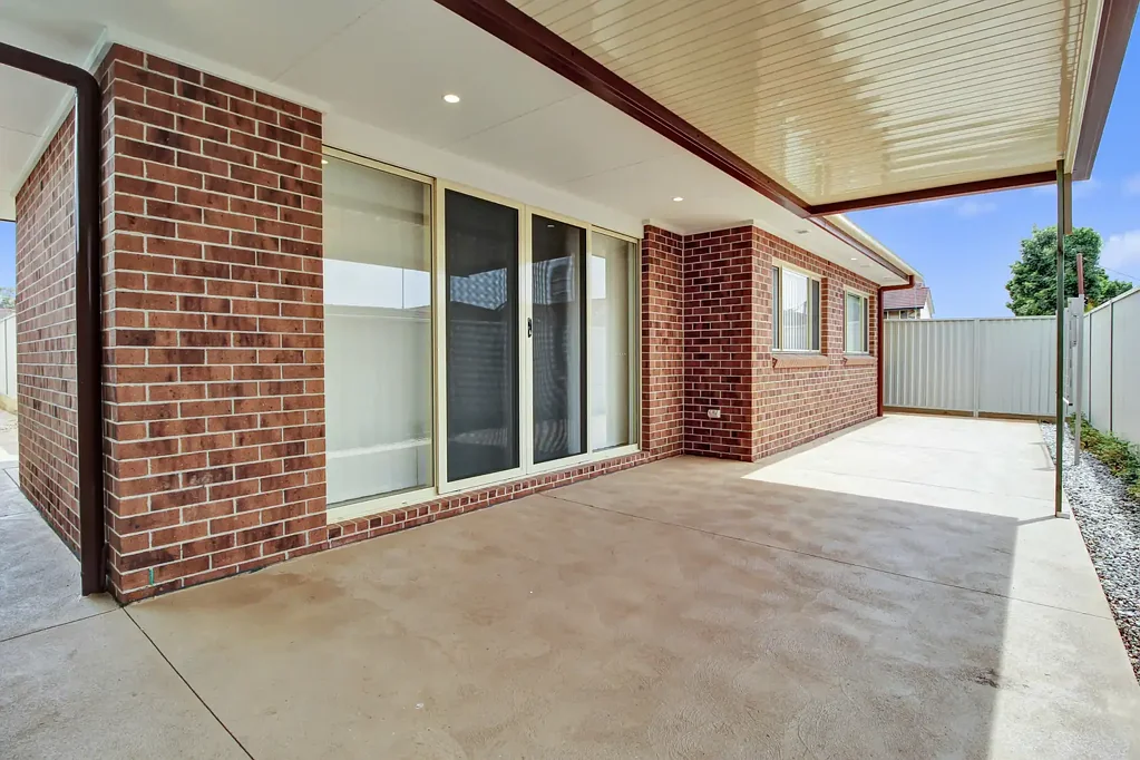 Charming 2-Bedroom Villa Offering Comfort, Style & Convenience!
