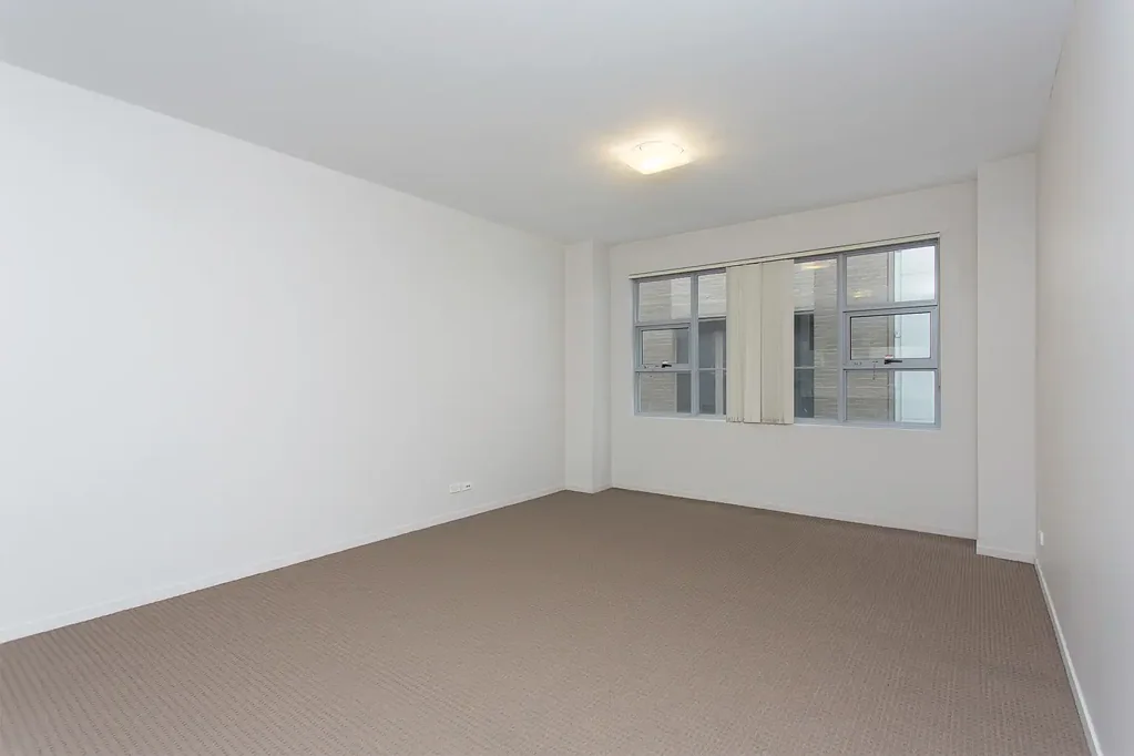 Unfurnished apartment with parking