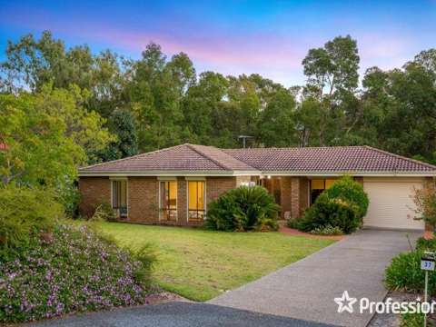 Kelmscott 3 Bedroom Charming 3x1 Home in the Heart of Clifton Hills!