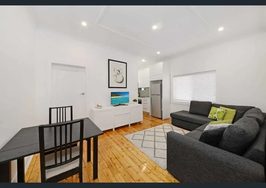 Bondi Beach Furnished 2 bedroom unit with private Courtyard