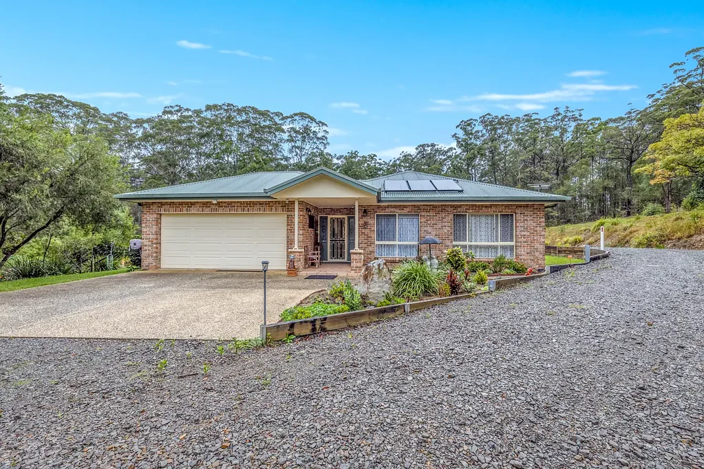 Kew 4房  Family Living, Entertaining & Massive Shed Appeal !