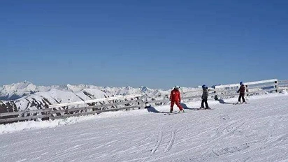 在皇后镇滑雪热到哭敢不敢相信？新西兰春季滑雪开始了！