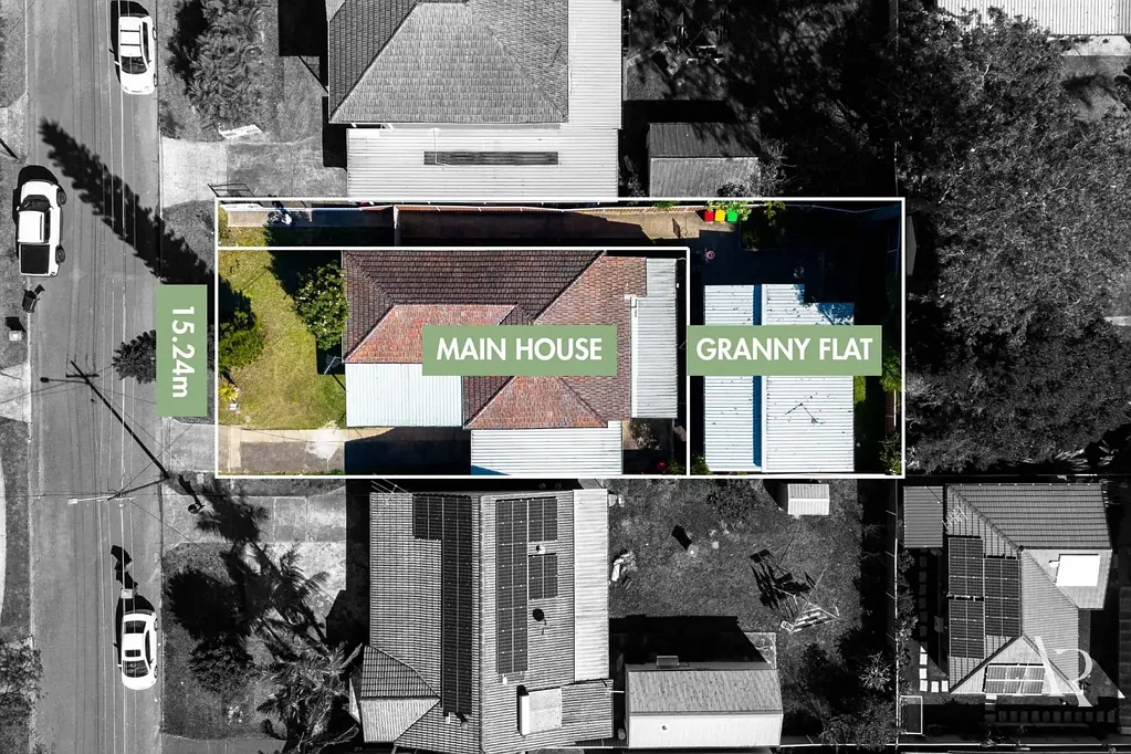 Birrong 5ਬੈੱਡਰੂਮ A Versatile Family Home with Granny Flat