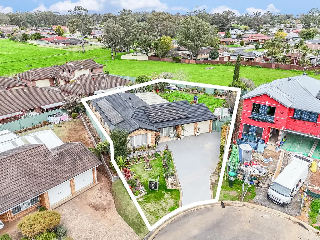 Macquarie Fields 5ਬੈੱਡਰੂਮ ZONED SELECTIVE HIGH SCHOOL !