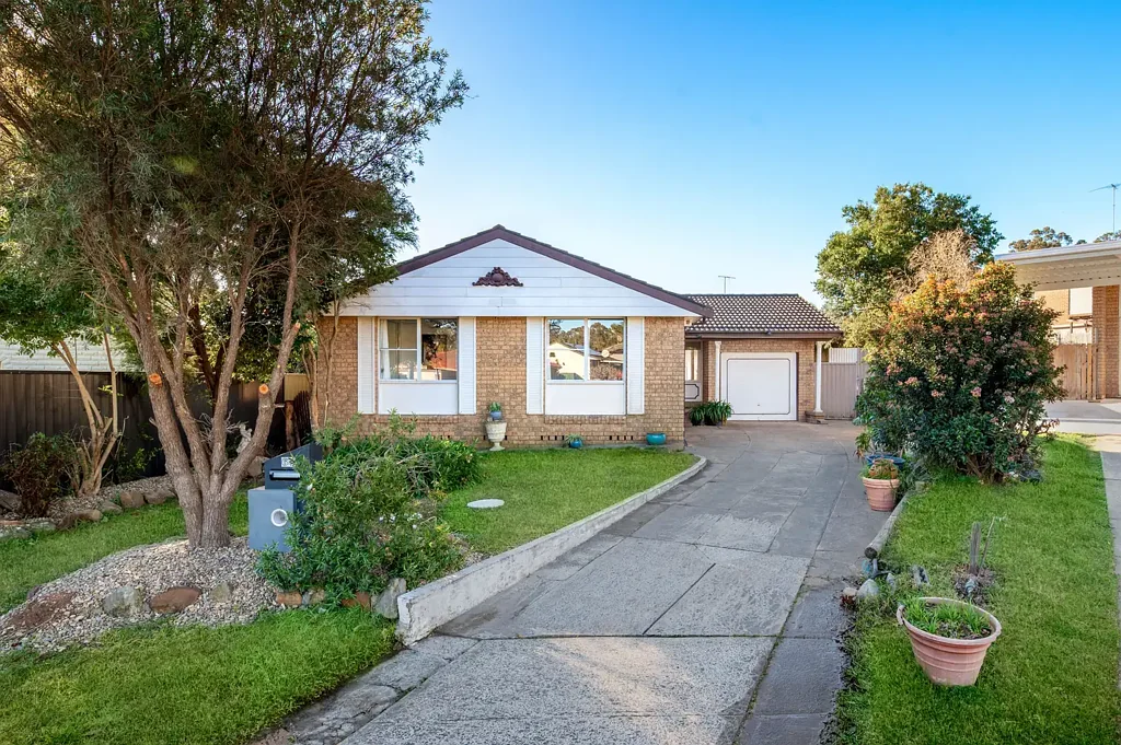 64 Randall Avenue, Minto, NSW 2566