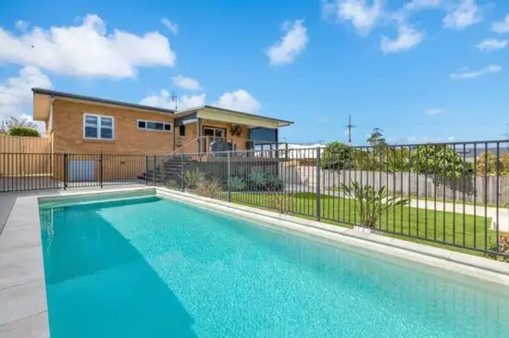 4 Kittiwake Street, Banora Point, NSW 2486