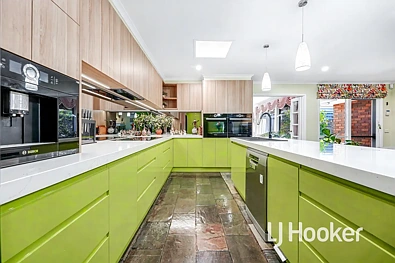55 Lesdon Avenue, Cranbourne, VIC 3977, 5 phòng ngủ, 2 phòng tắm, House