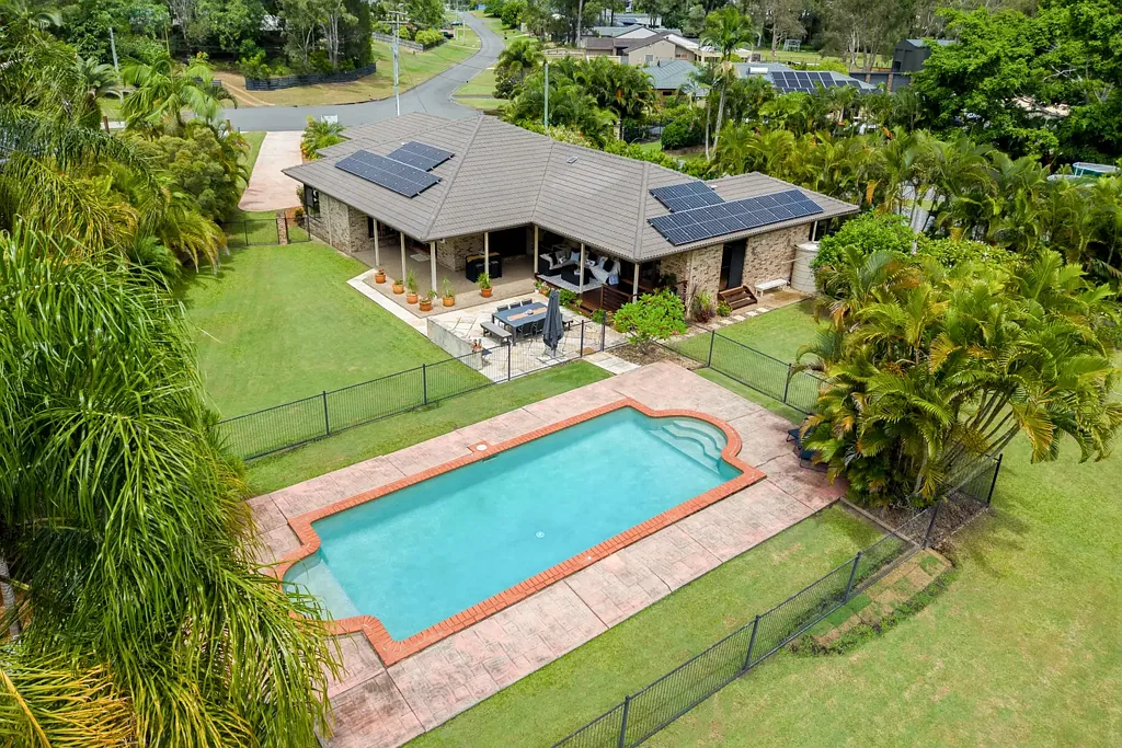 Helensvale 5침실 Flat 4,037sqm Acreage with Double Side Access