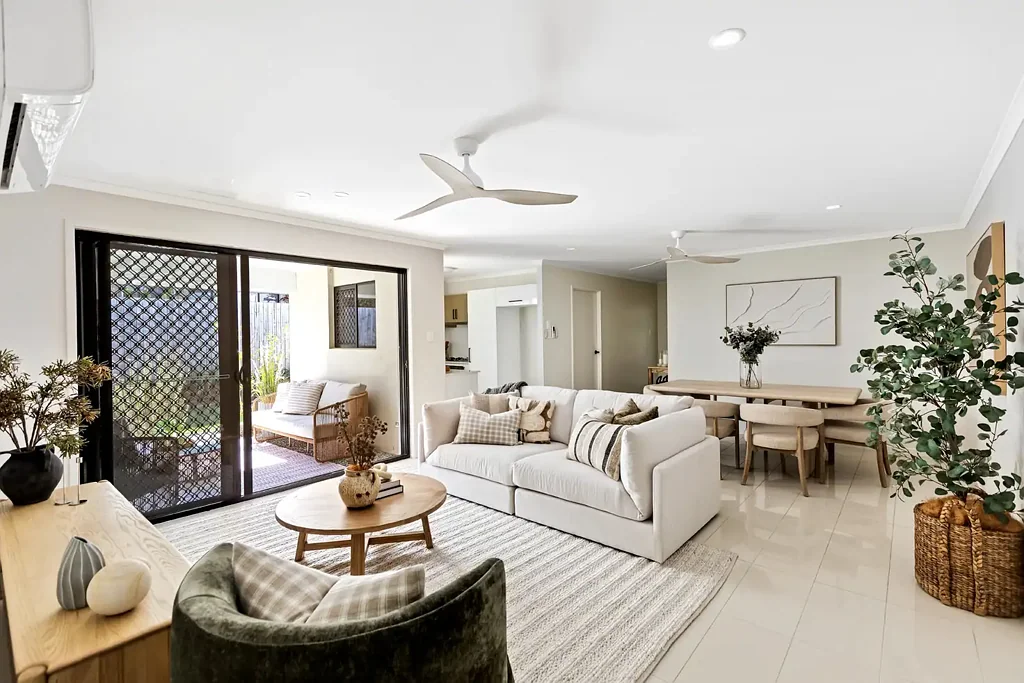 Beerwah 5Zimmer Purpose Built Dual Living home / Duplex Pair – "Offers Over $1,165,000"