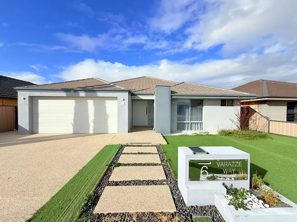 Modern Family Home with Solar & Battery System in Prime Piara Waters Location