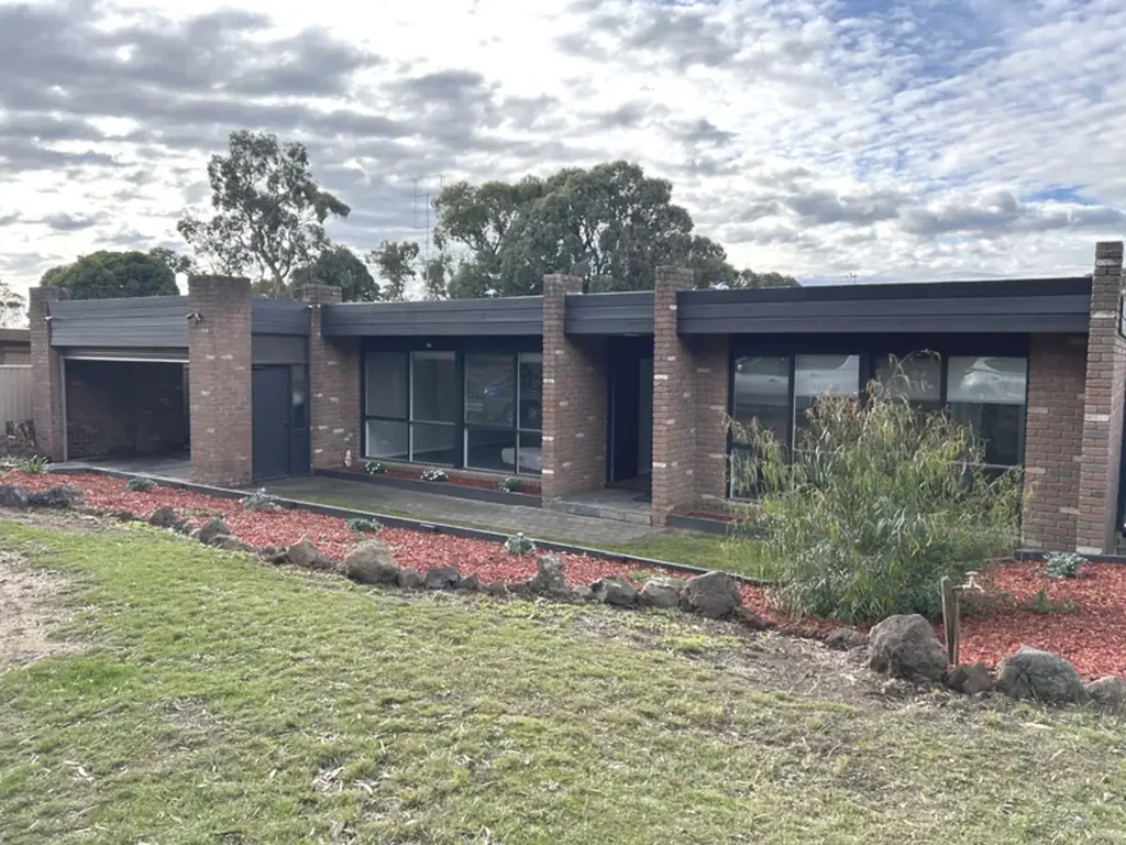 Renovated & Ready – Spacious Family Living Awaits