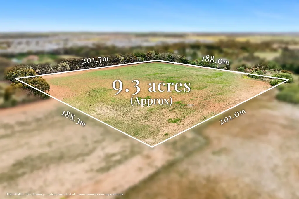 Lara Stunning Central Acreage Awaits