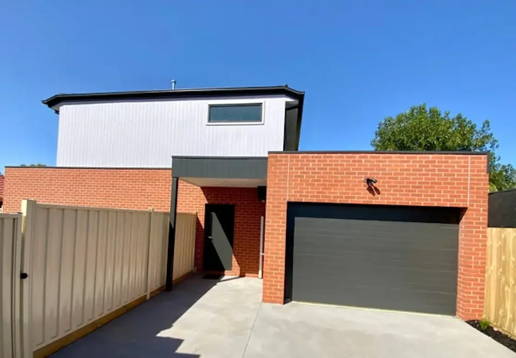 Modern Living Central Location