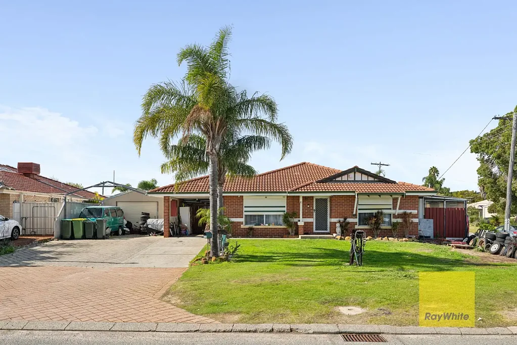 Midvale 3房  Opportunity Awaits on a Generous 681sqm Block in Midvale