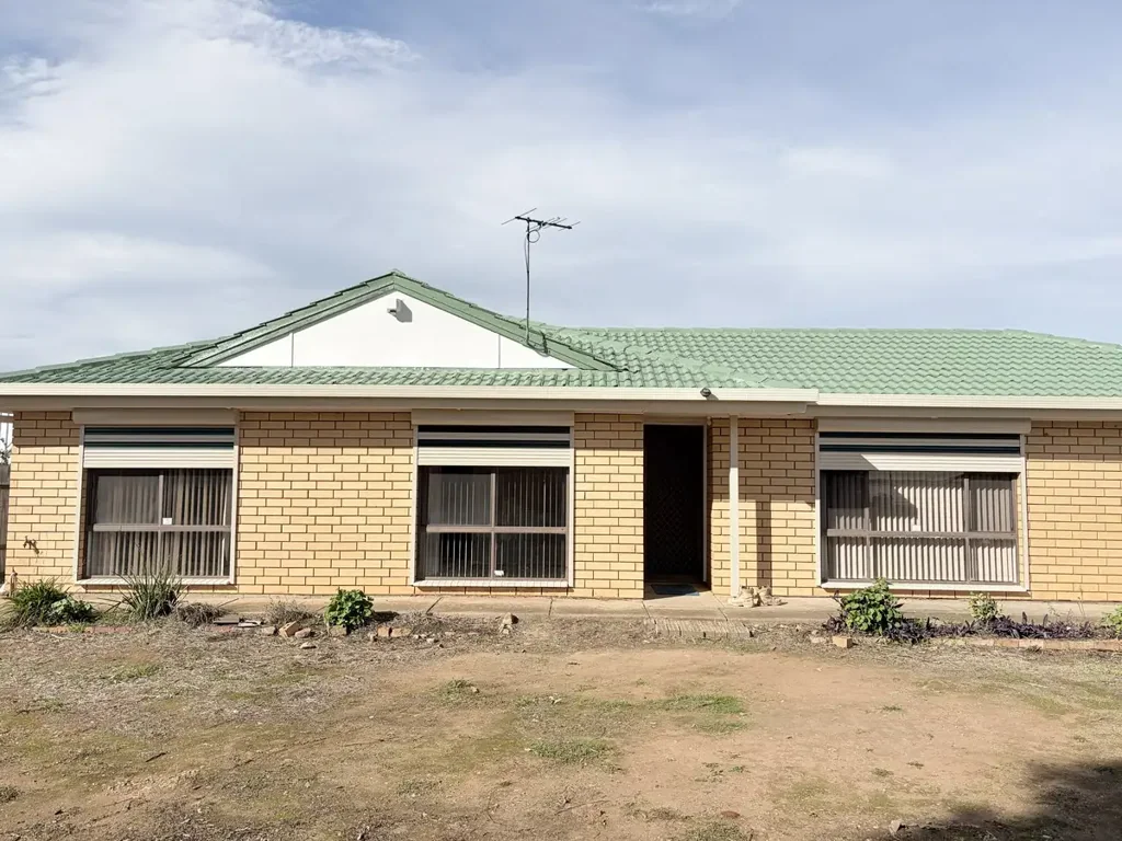 Freshly Updated Semi-Rural Living with Space & Convenience
