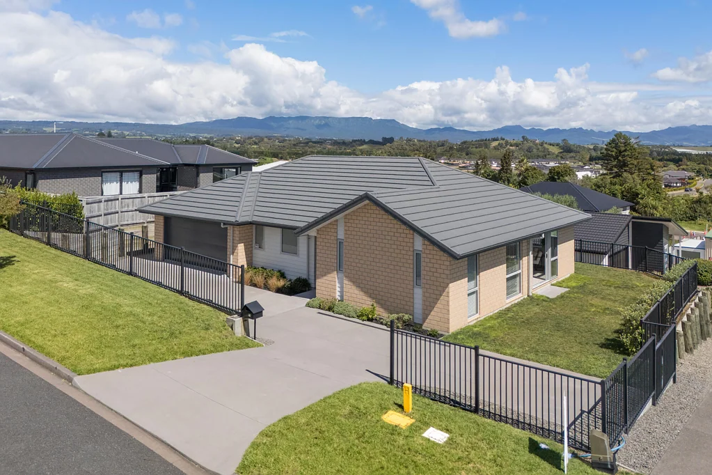Omokoroa 3chambre Elevated Water Views/Lock-and-Leave