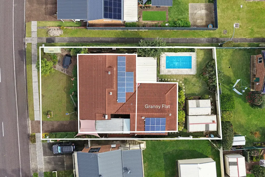 Bonnells Bay 4房  Approved granny flat in a prime lakeside setting