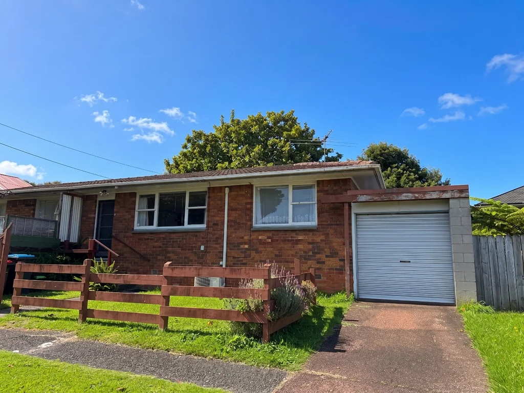 Brick & Tile Three Bedroom Unit