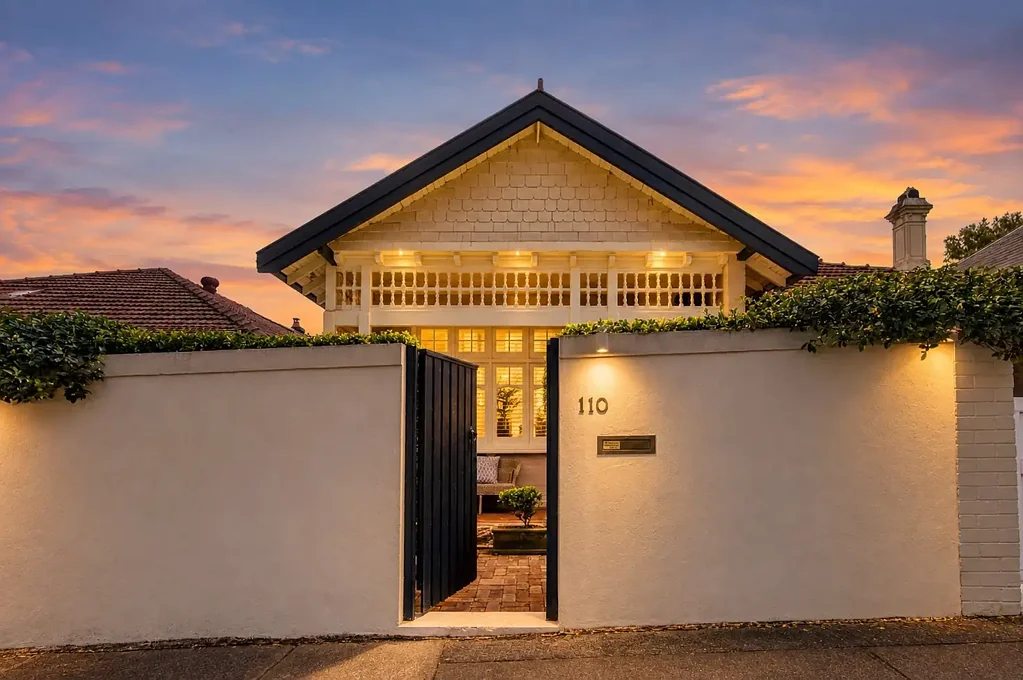 Mosman 3બેડરૂમ Stunning Semi, Dress Circle Location INSPECT BY APPOINTMENT
