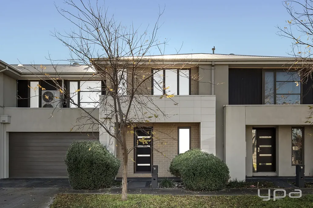 THE PERFECT FIRST HOME IN THE EVER SO POPULAR HARPLEY ESTATE!