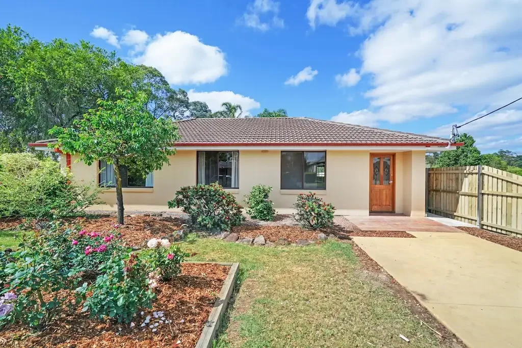 3 Bedroom home with a POOL!!