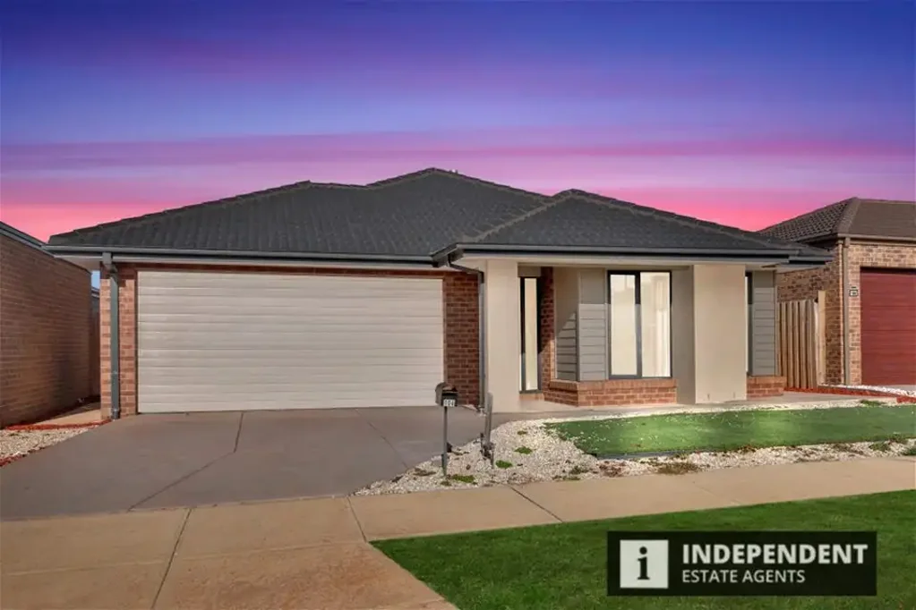 $520pw/$2260/4bed/2bath/3livingarea