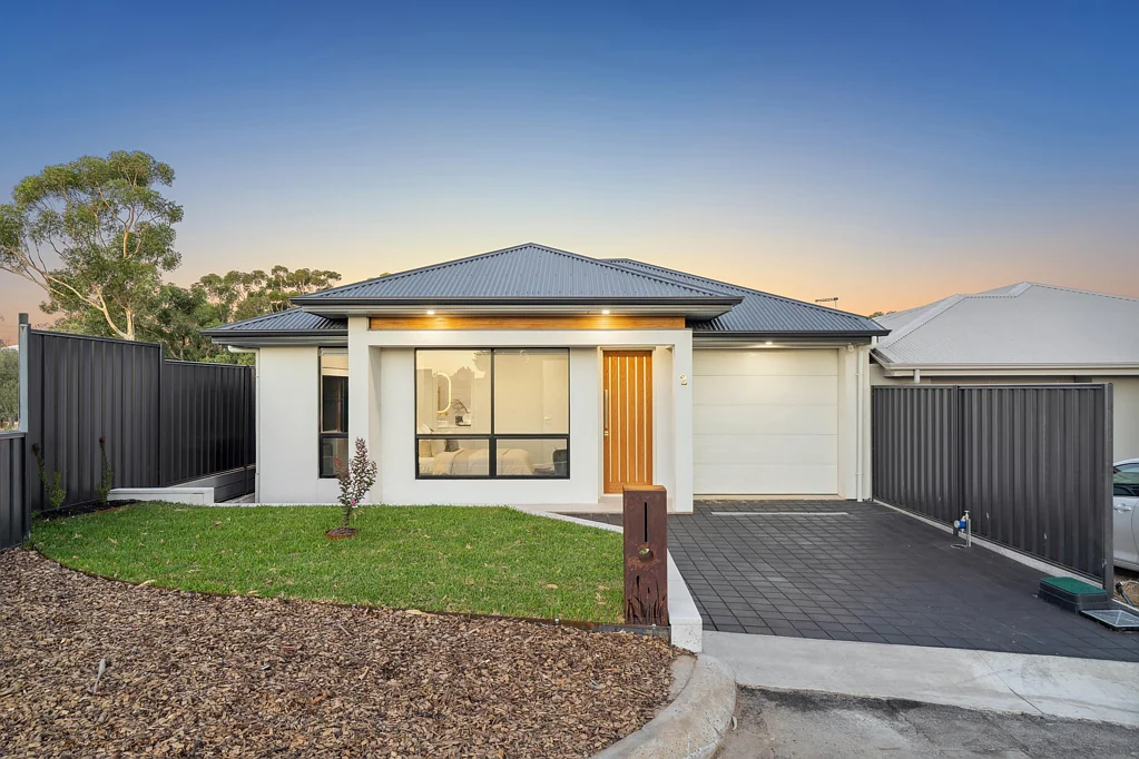 2 Larkdale Crescent, O'Halloran Hill, SA 5158