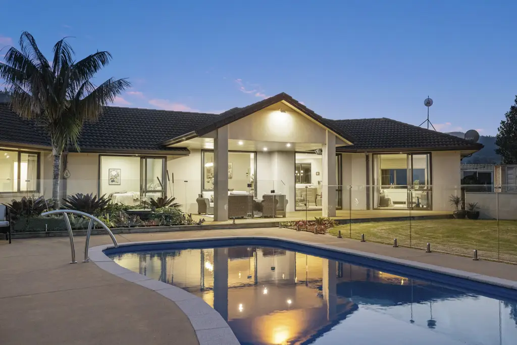 Katikati Peace, Privacy and Poolside Living