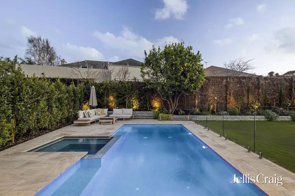 Brighton 5Kwarto An air of Brighton elegance with poolside flair